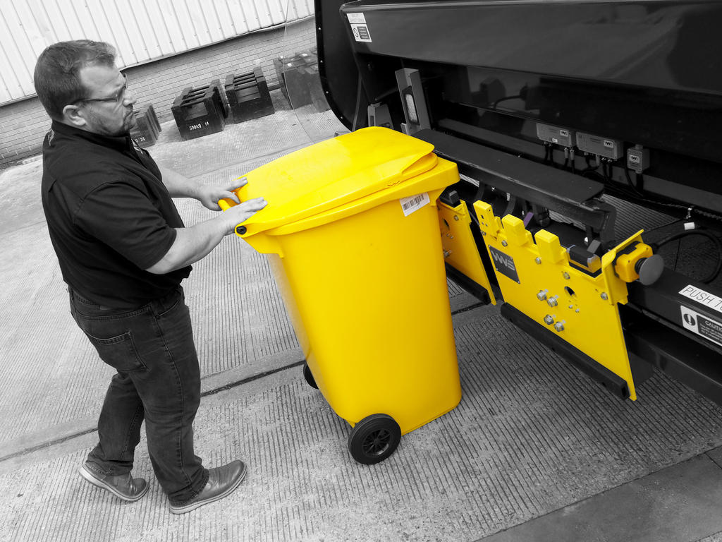 Live binweighing and software system demonstrations at Letsrecyclelive Hub4