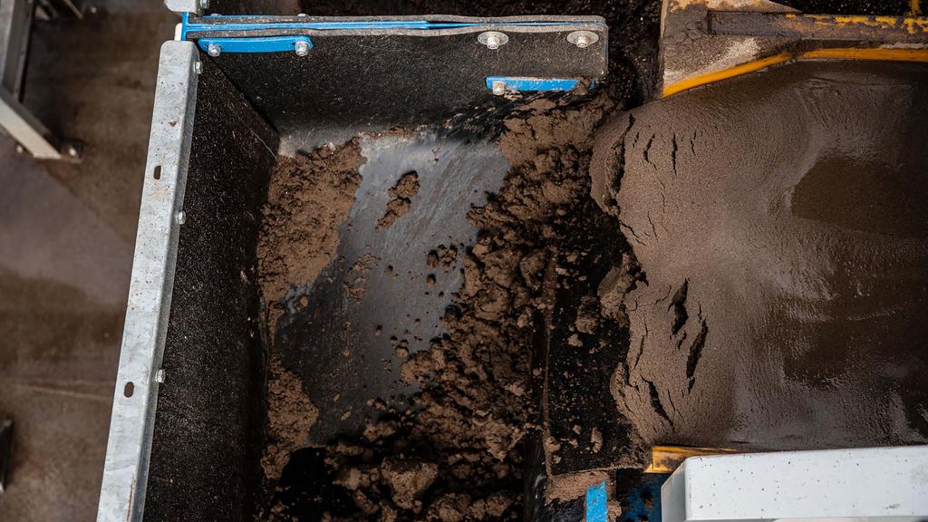 Recycling research paper picture