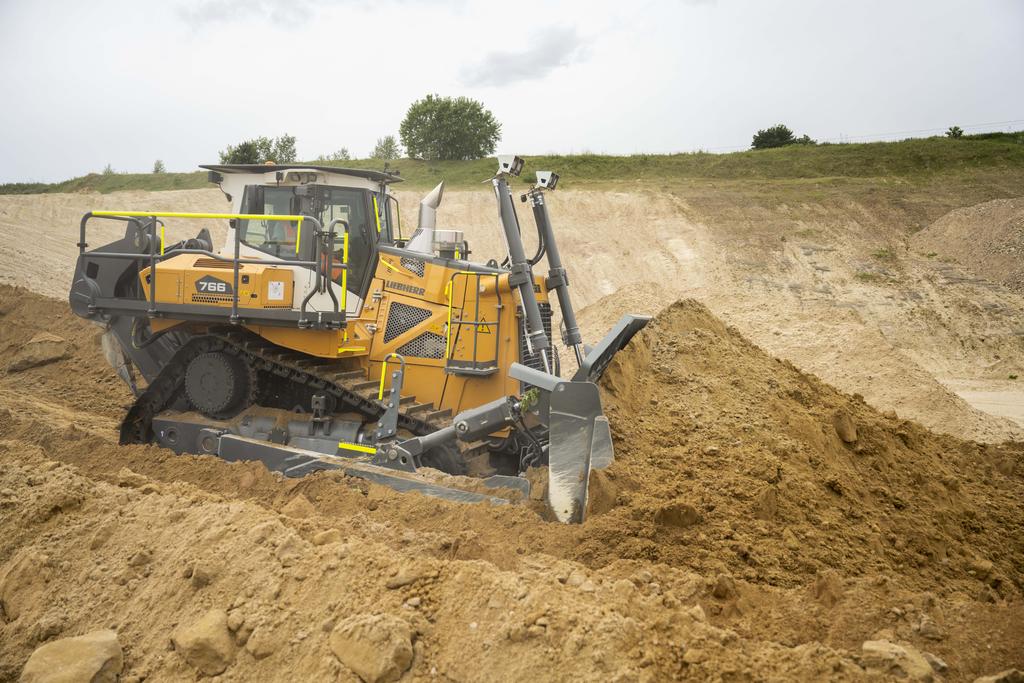 The first Liebherr PR 766 Generation 8 dozer arrives in the UK. Hub4