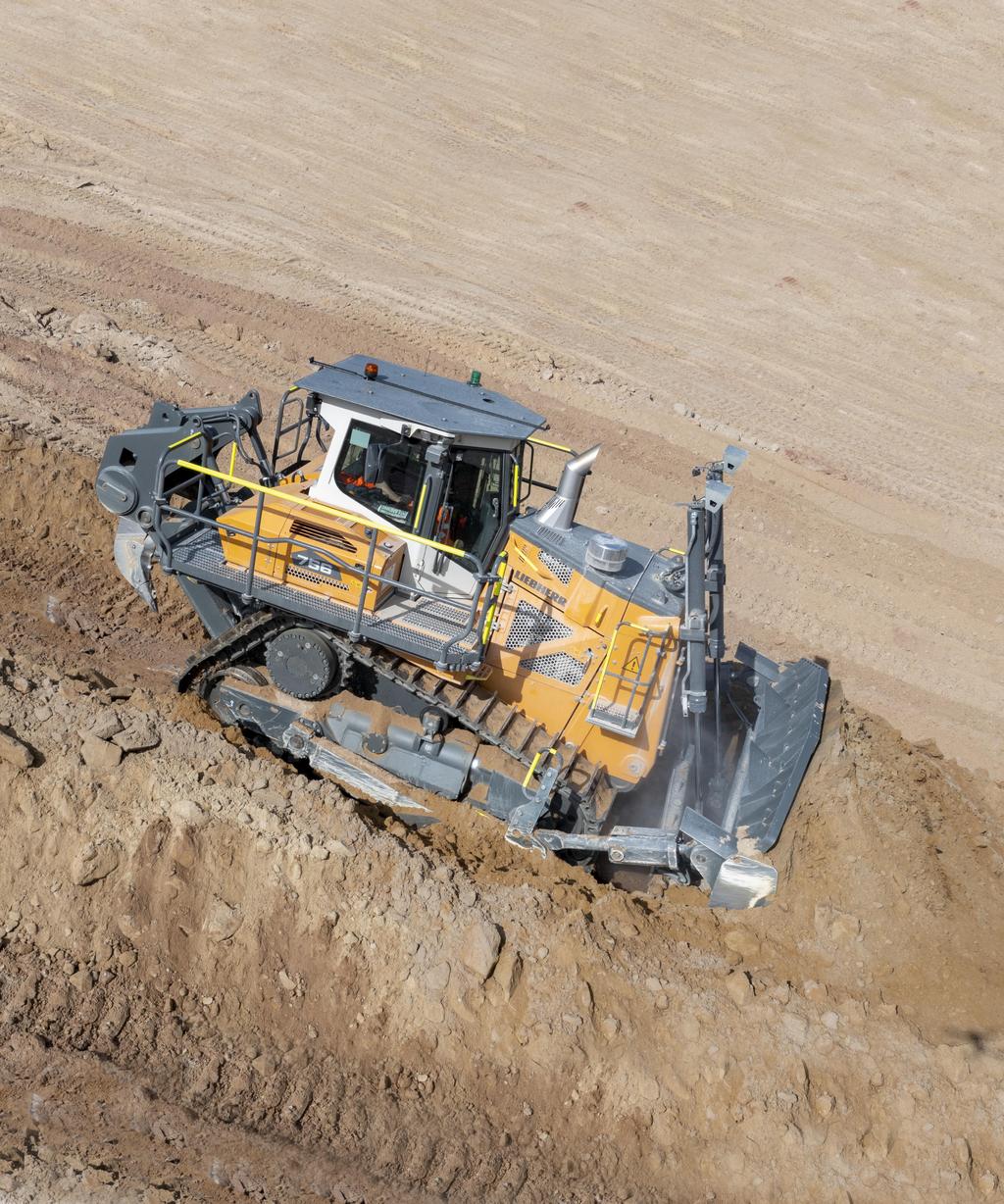 The first Liebherr PR 766 Generation 8 dozer arrives in the UK. | Hub-4