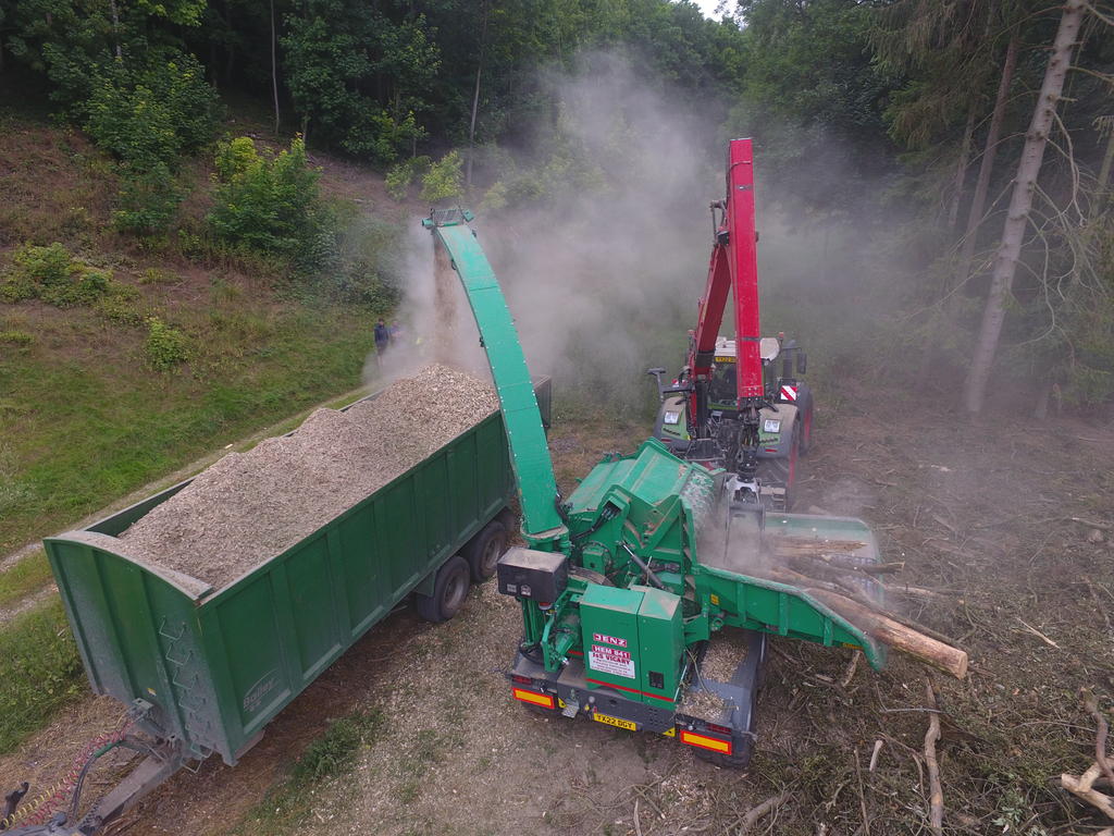 J&S Vicary take delivery of the first JENZ HEM841Z PTO Chipper in the