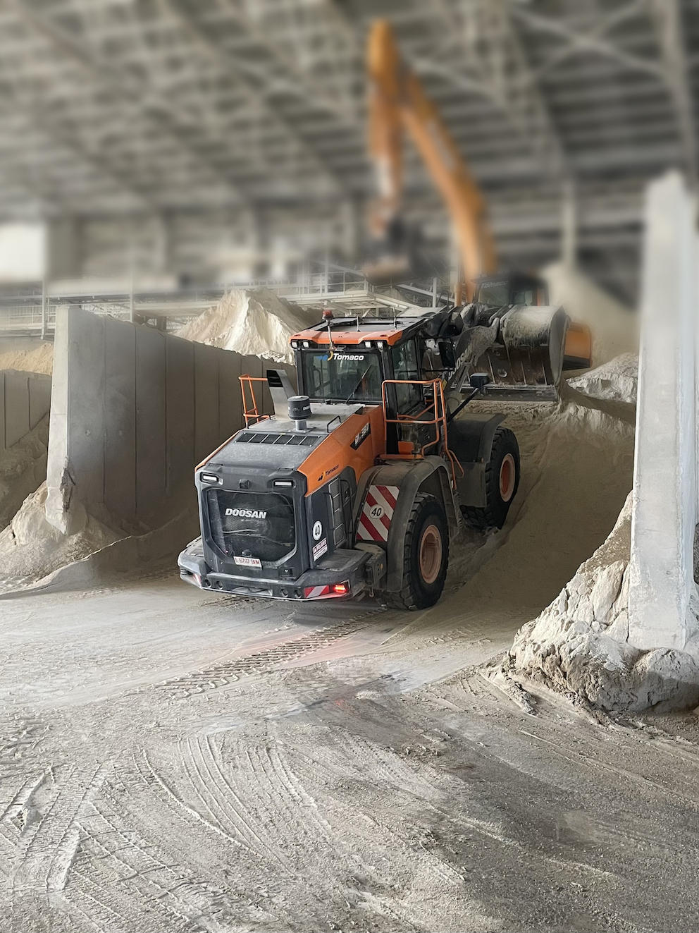 New Doosan Wheel Loader in Ceramic Floor Tile Industry | Hub-4
