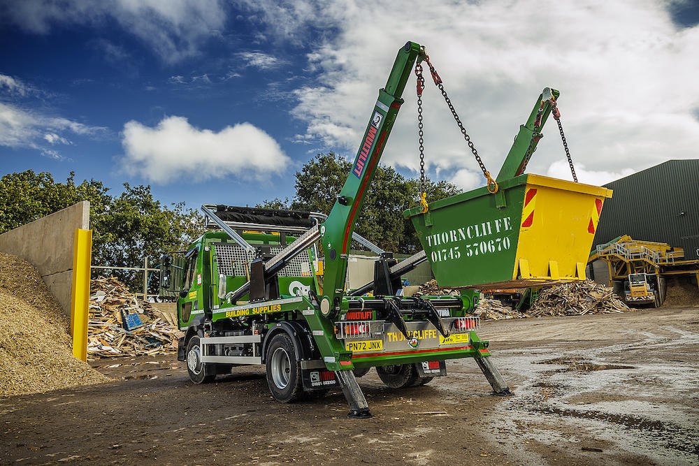 Thorncliffe Skip Hire expand their fleet with six brandnew Hiab