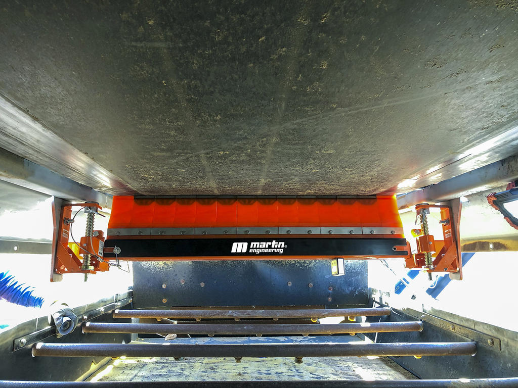 Conveyor belt cleaner tensioners Options for safe, efficient operation