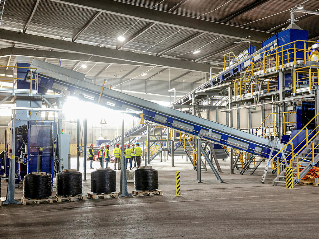 Textiles recycling the sorting challenge Hub4