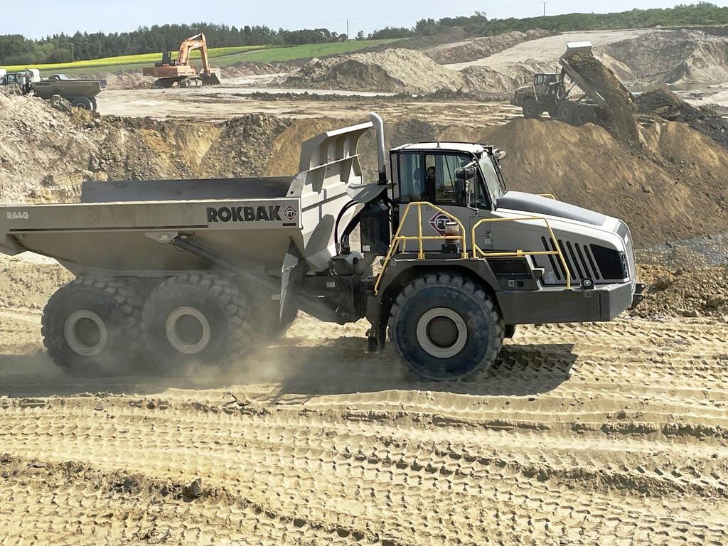 Rokbak approval in Alberta with three more RA40s in Canada | Hub-4