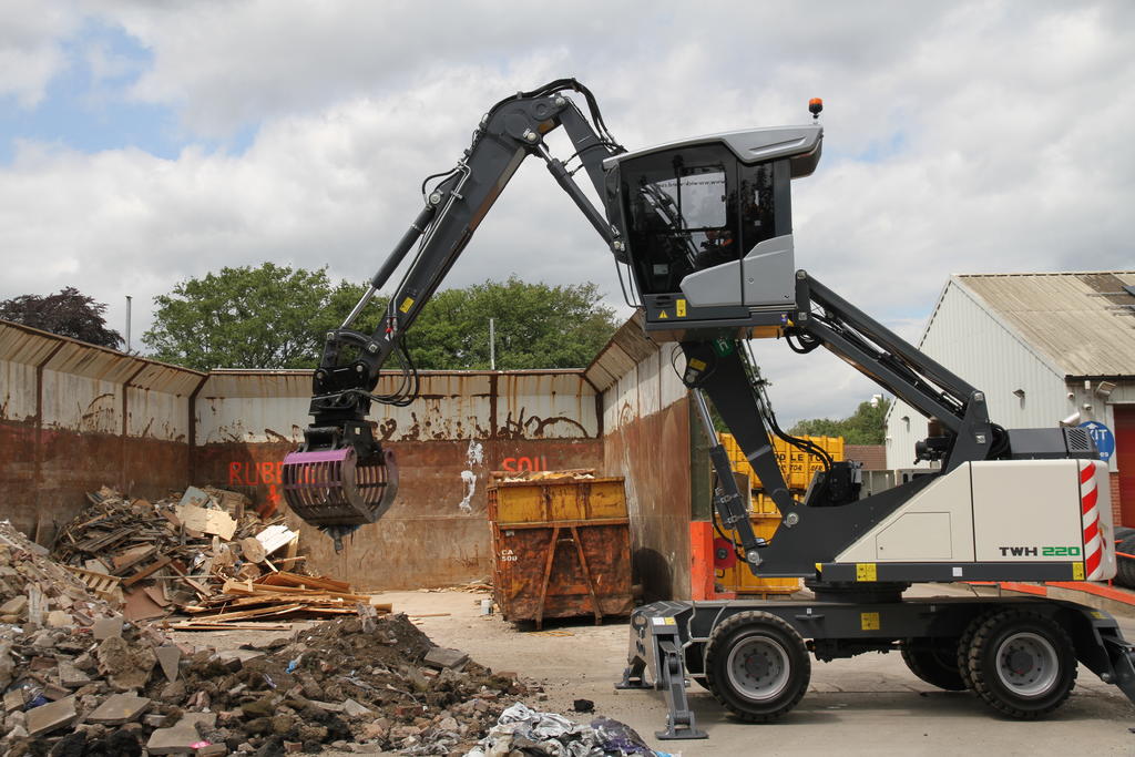C H Middleton invest in a Terex® Ecotec Waste Handler again! | Hub-4