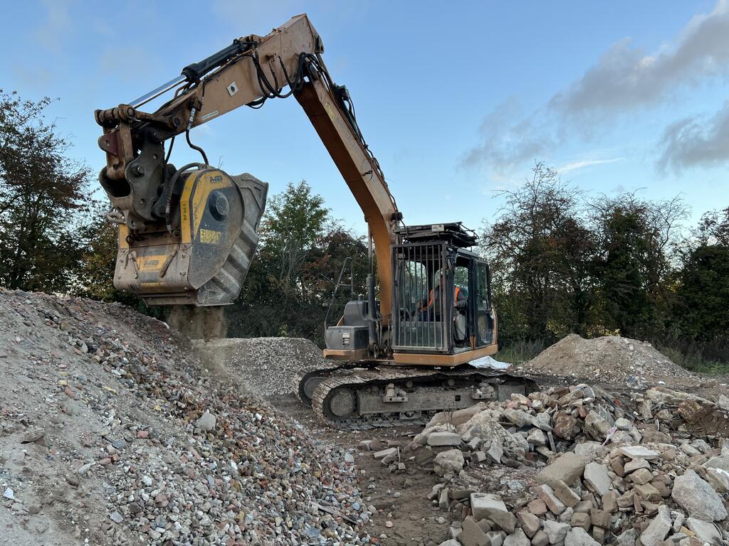 Quarry, Construction, Recycling, Done. MB Crusher at Hillhead 2026 | Hub-4